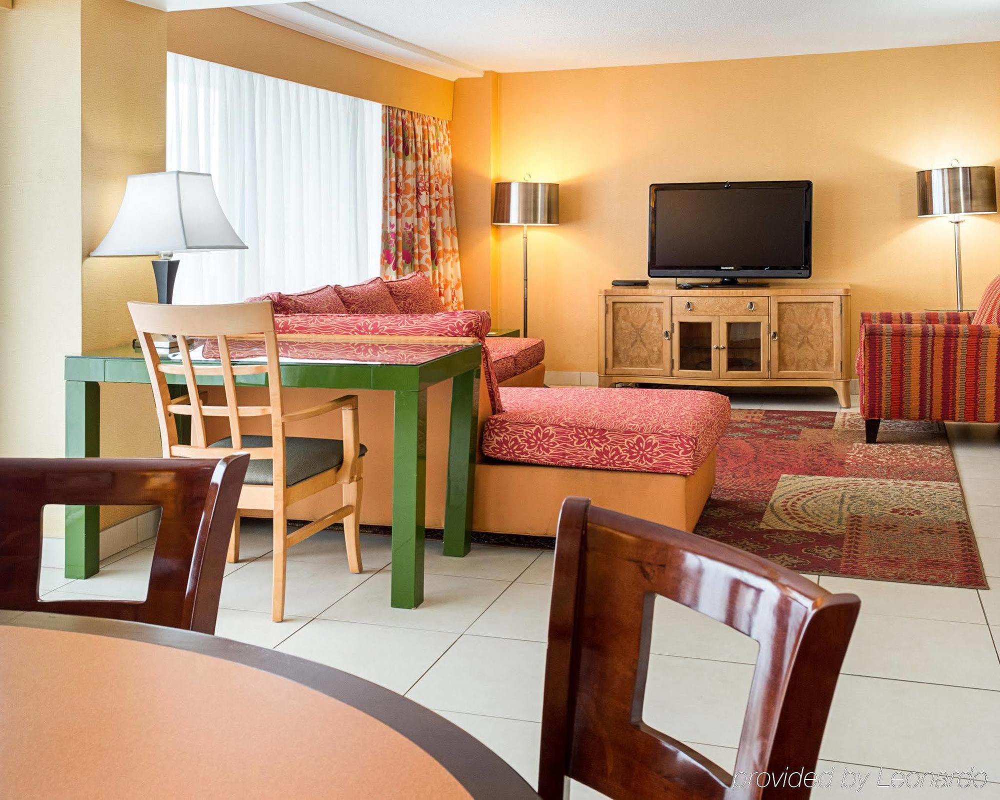 Coastal Hotel & Suites Virginia Beach - Oceanfront Extérieur photo
