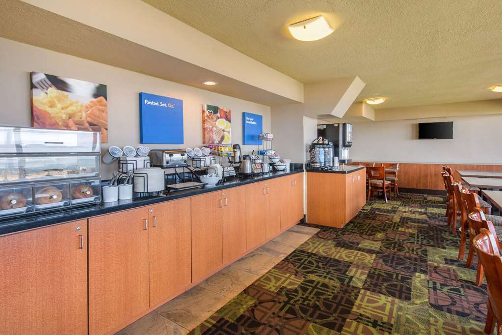 Coastal Hotel & Suites Virginia Beach - Oceanfront Restaurant photo