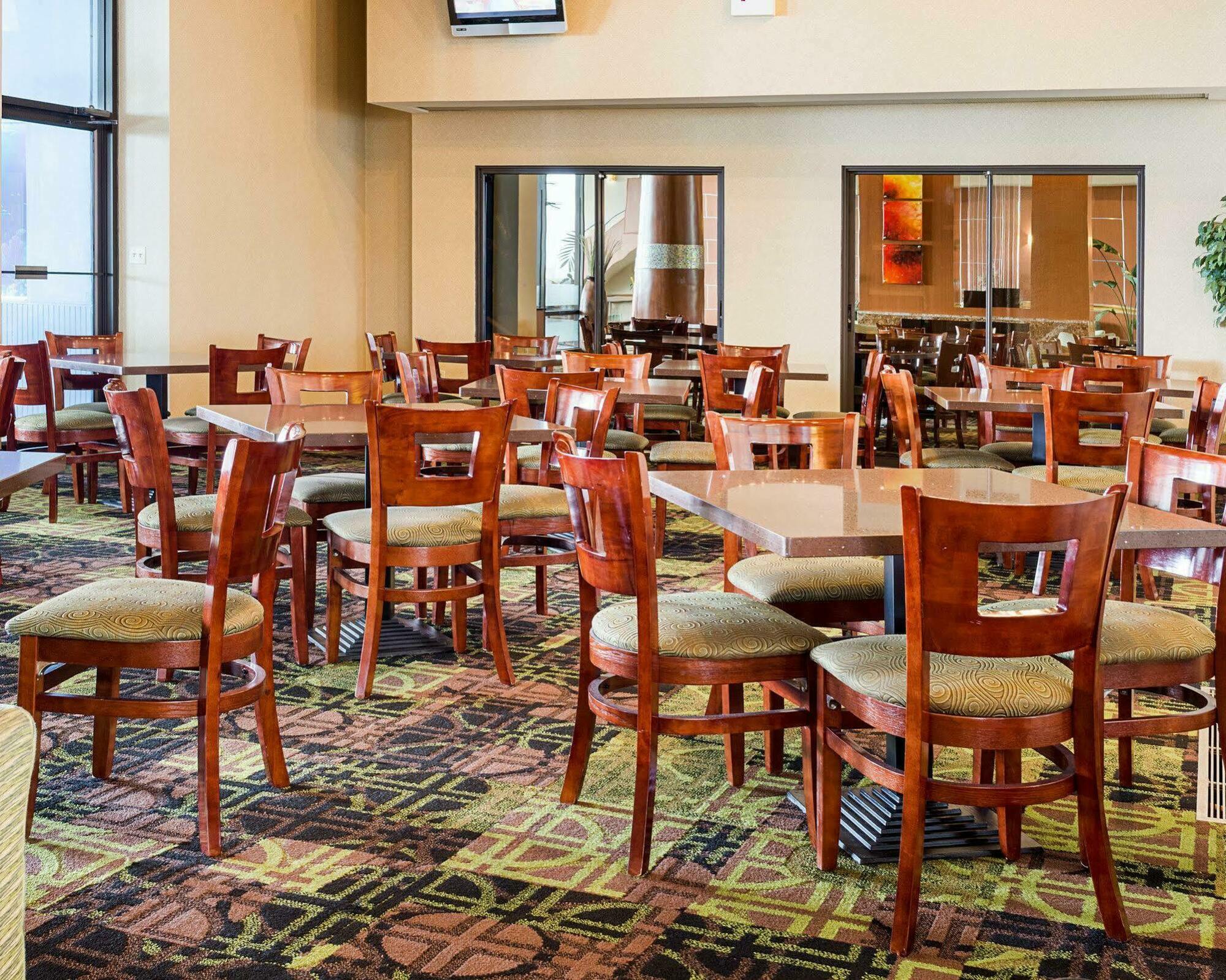 Coastal Hotel & Suites Virginia Beach - Oceanfront Extérieur photo