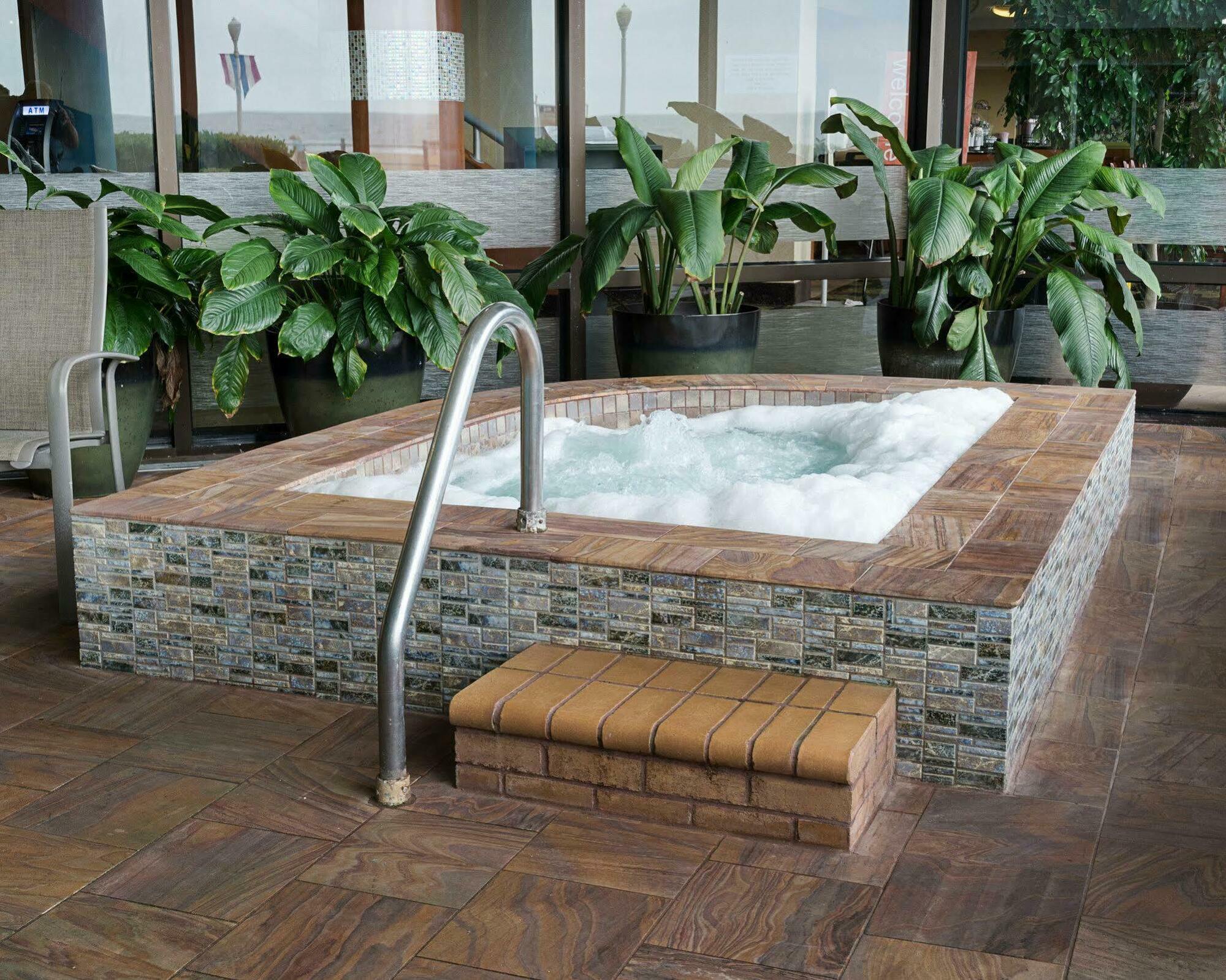 Coastal Hotel & Suites Virginia Beach - Oceanfront Extérieur photo